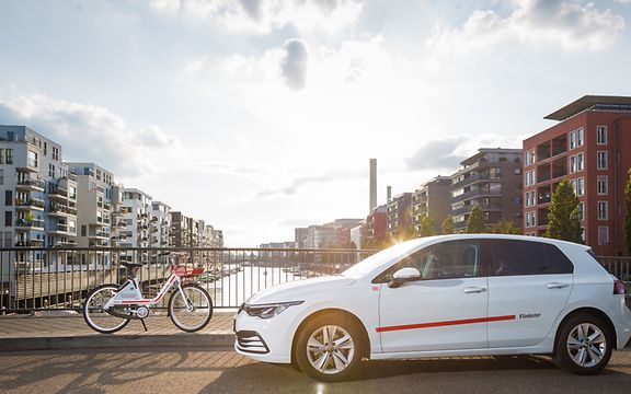 Call a Bike und Flinkster auf der Brücke